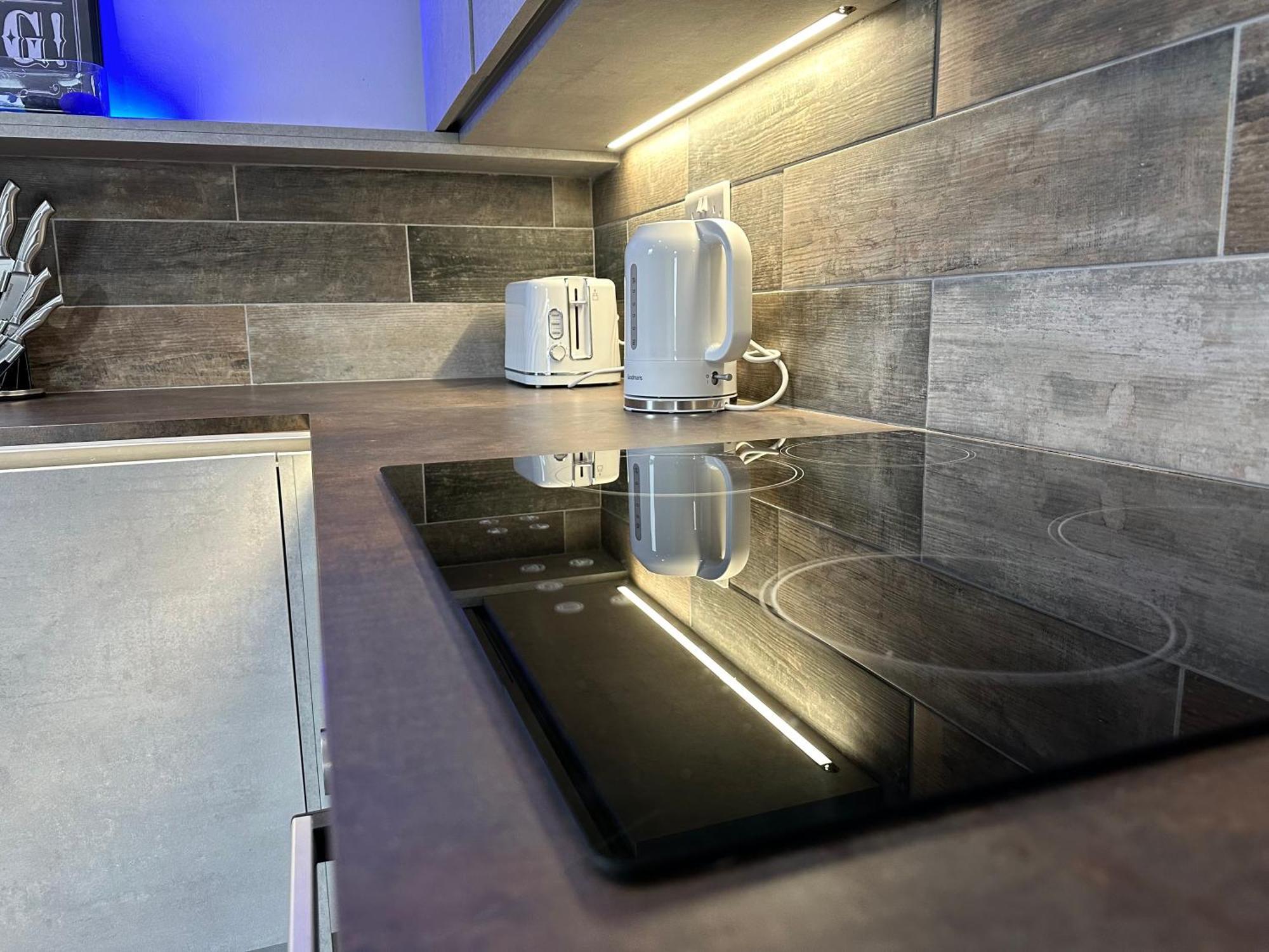 Vibrant Apartments Close To City Centre Cardiff Esterno foto