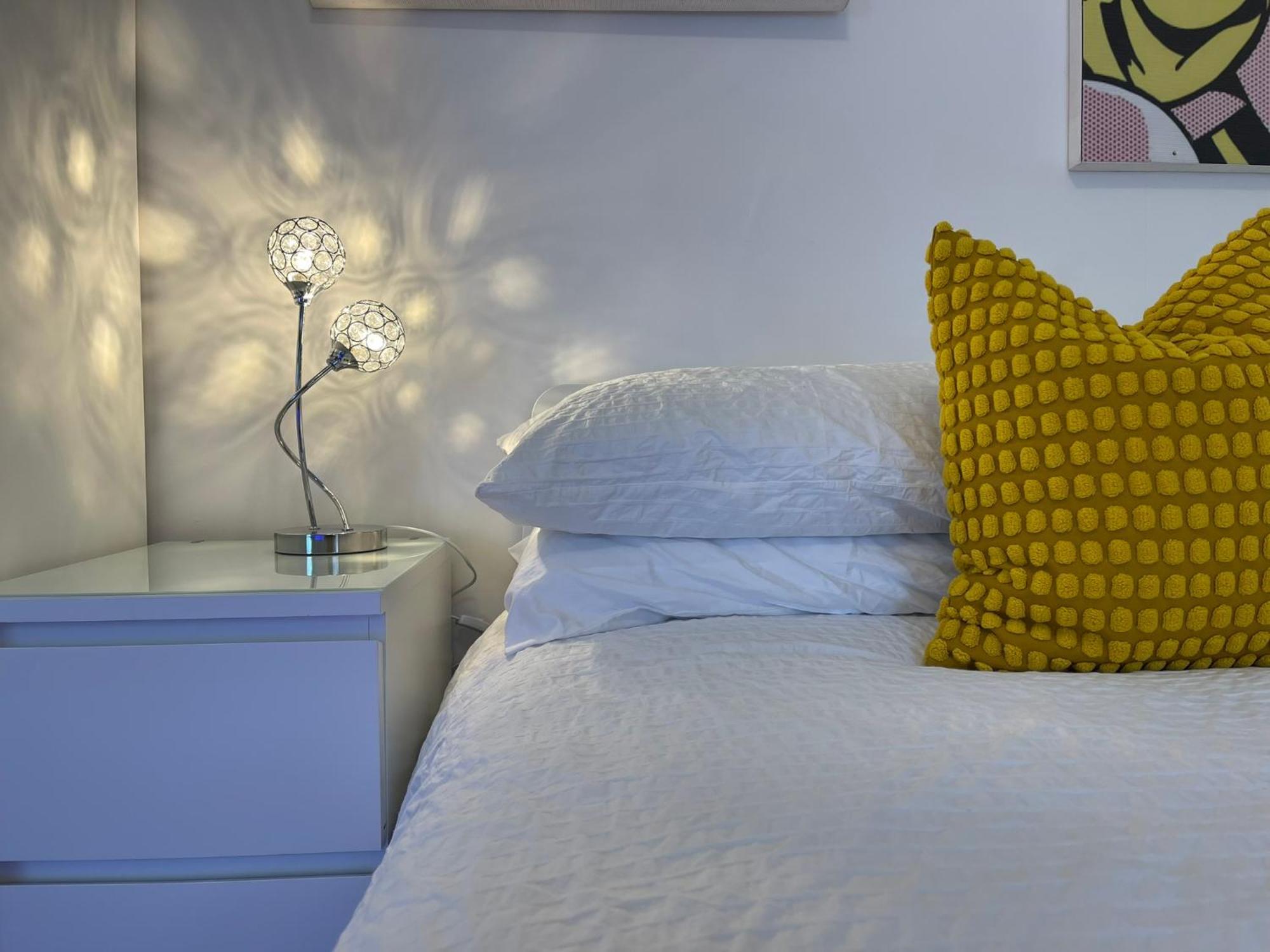 Vibrant Apartments Close To City Centre Cardiff Esterno foto