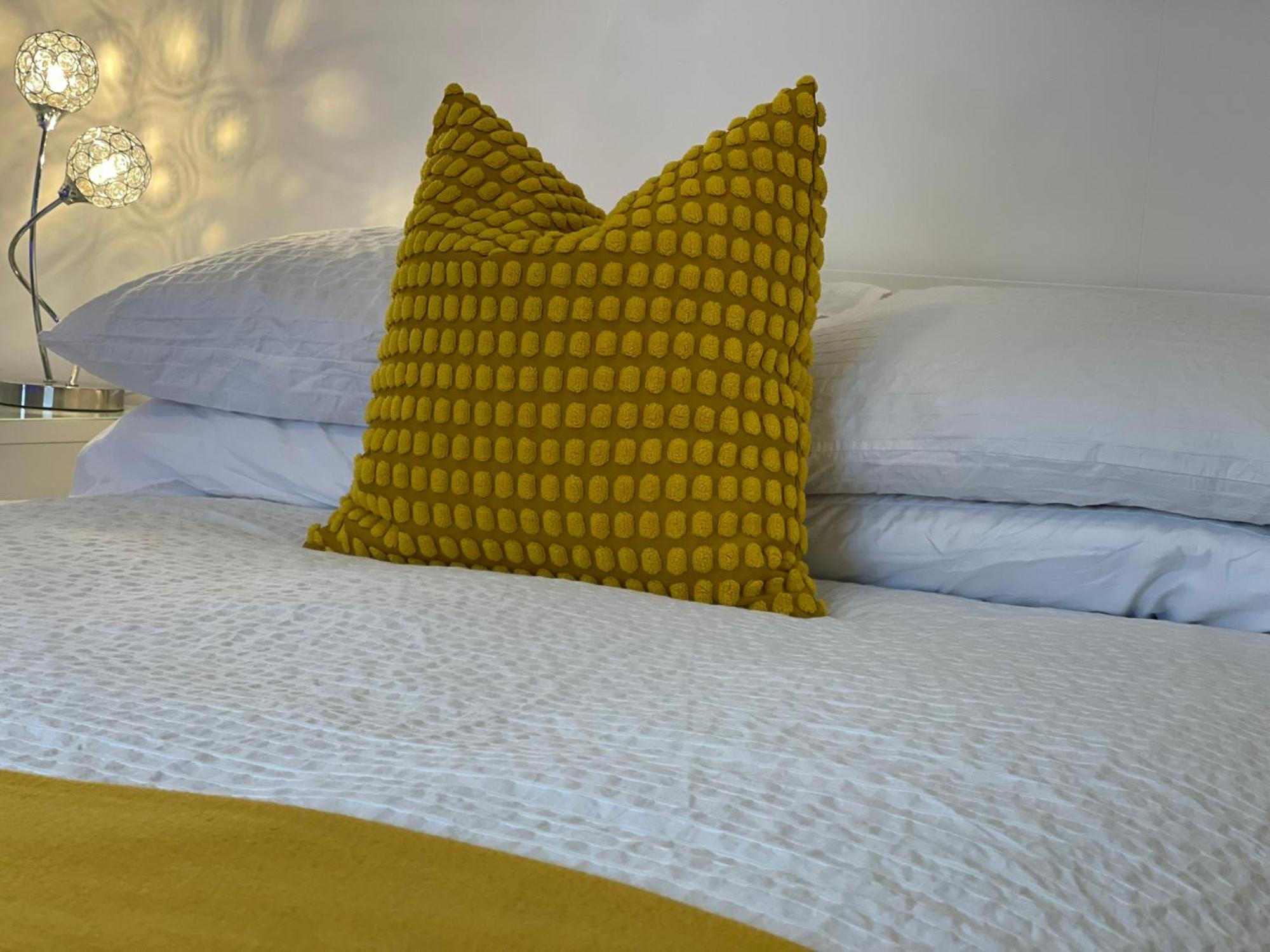 Vibrant Apartments Close To City Centre Cardiff Esterno foto